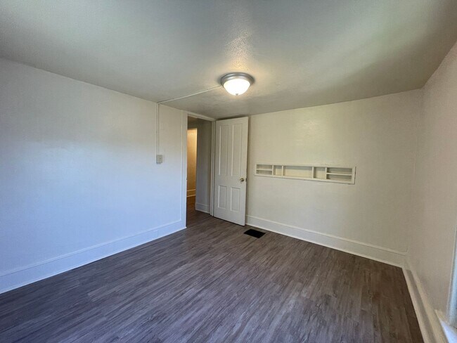 Building Photo - Adorable 3 Bedroom Twin FOR RENT in Millville NJ $1600