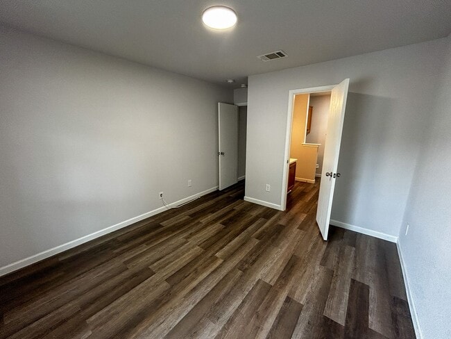 Building Photo - Clean 2/2 in Austin Colony