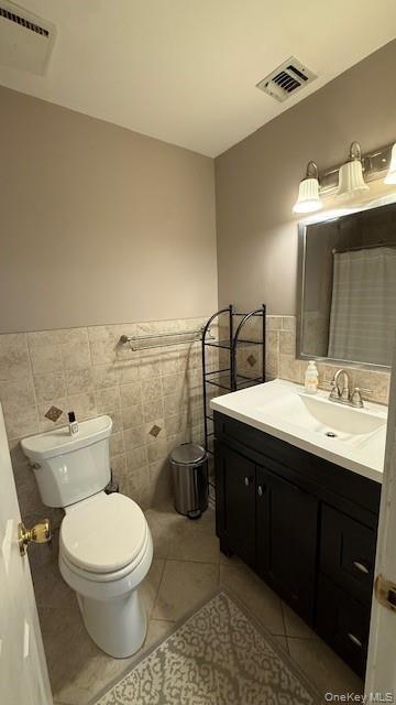 Building Photo - 3 Flower Ln