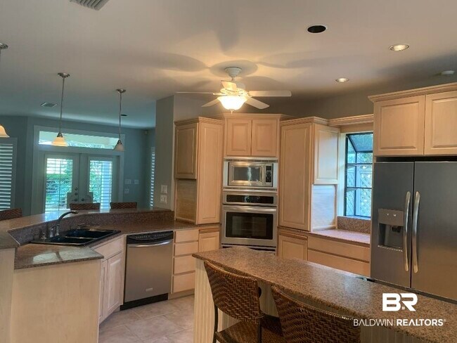 Building Photo - 30793 Pine Ct