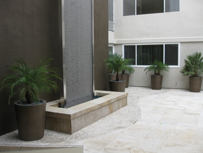 Building Photo - 310 Fernando St