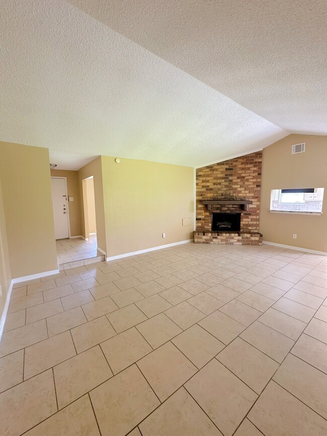 Building Photo - 12210 Roandale Dr