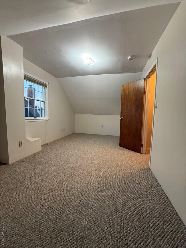 Building Photo - 956 Cherry Ln