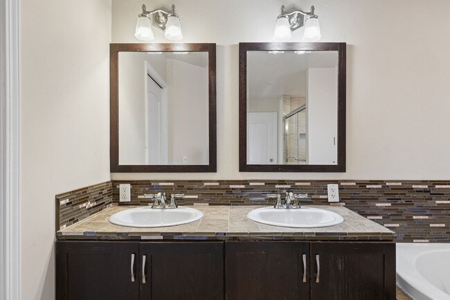 Building Photo - 133 N Tassajara Dr