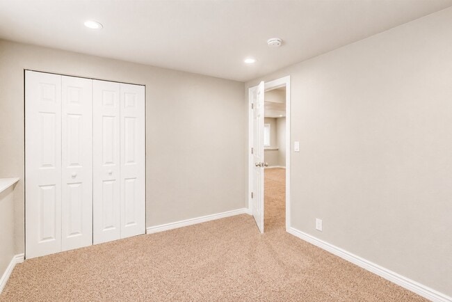 Building Photo - 3108 Moonbeam Cir S
