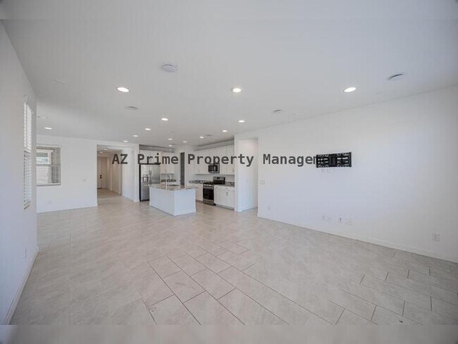 Building Photo - 4607 S 111th Dr