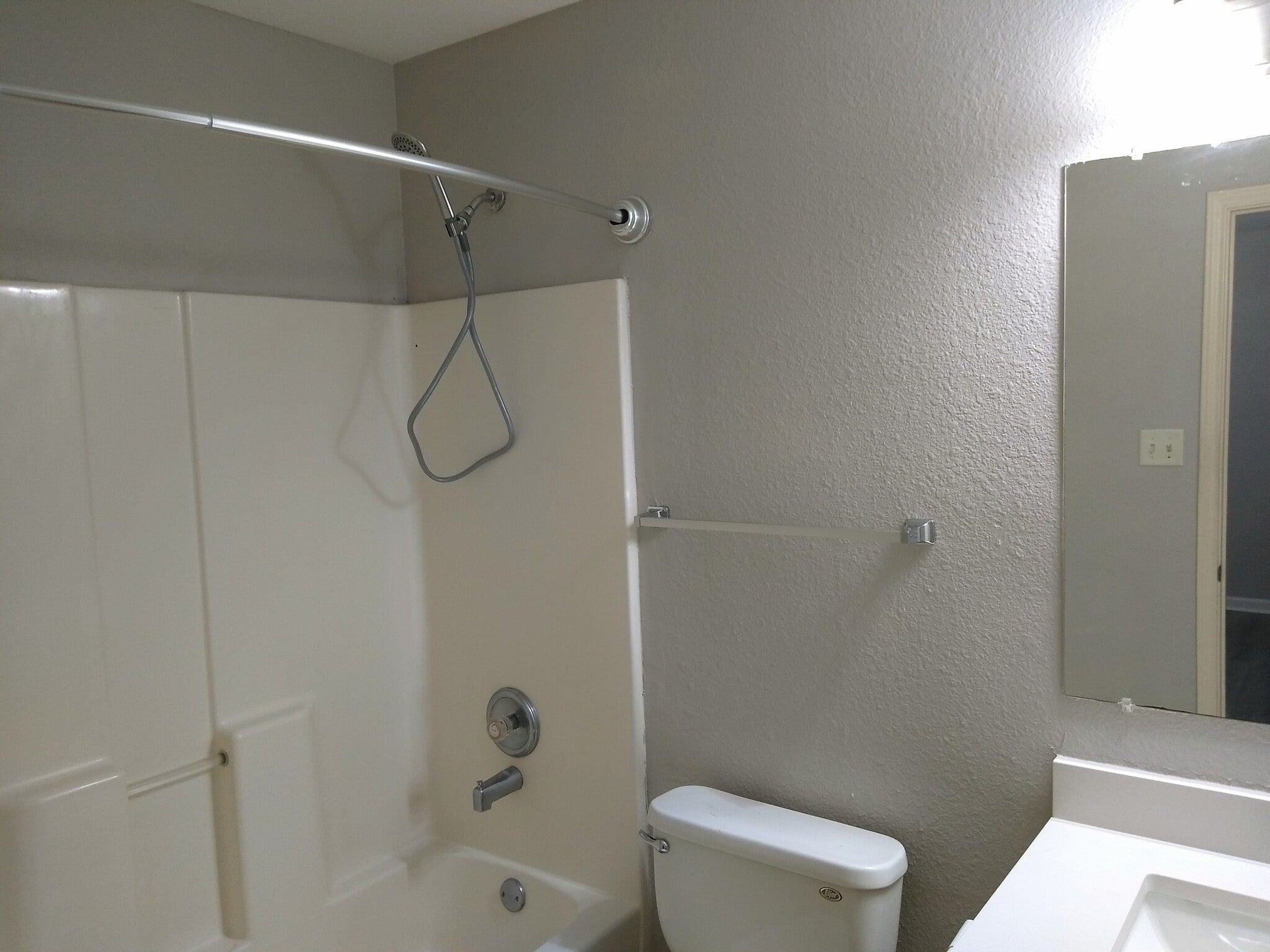 Master Bathroom - 6306 Green Top Dr
