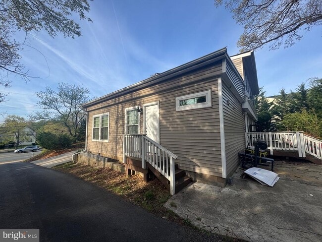 Building Photo - 9036 Lee Hwy