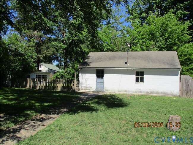 Building Photo - 403 Maple St