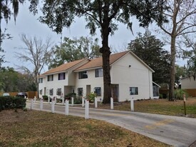 Building Photo - 6124 SW 8th Pl