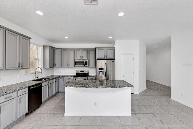 Building Photo - 2759 Mead Ave
