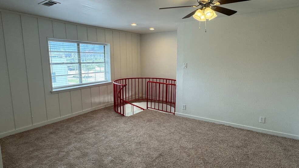 Building Photo - 8063 Meadow Rd