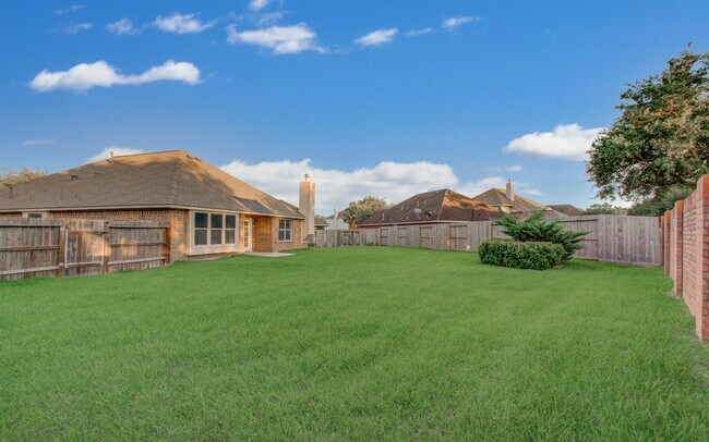 Building Photo - 1904 Roaring Springs Ct