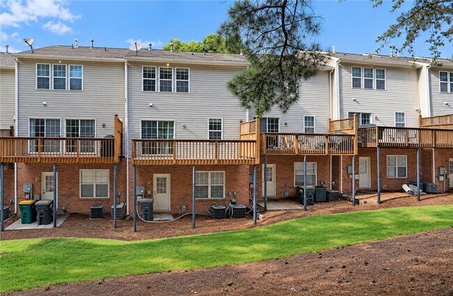 Building Photo - 3423 Lathenview Ct