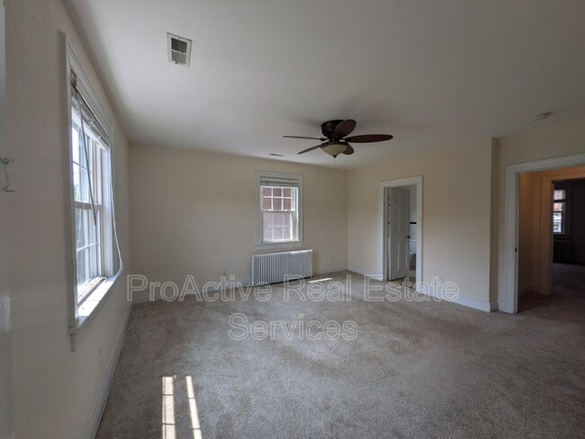 Building Photo - 1605 Hampton Blvd