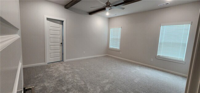 Building Photo - 5301 SW Firethorn Ln