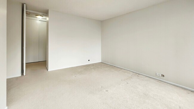 Building Photo - 405 N Wabash Ave