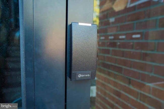 Building Photo - 804 College Ln