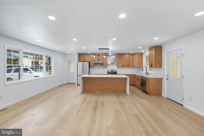 Building Photo - 13546 Tabscott Dr