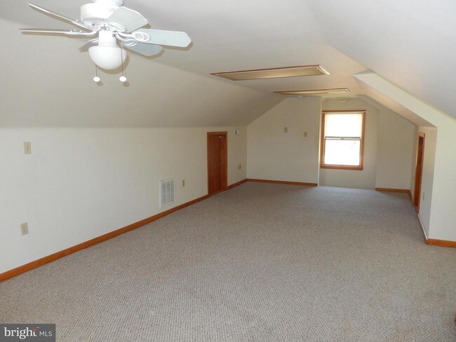 Building Photo - 16226 Little Ferry Rd