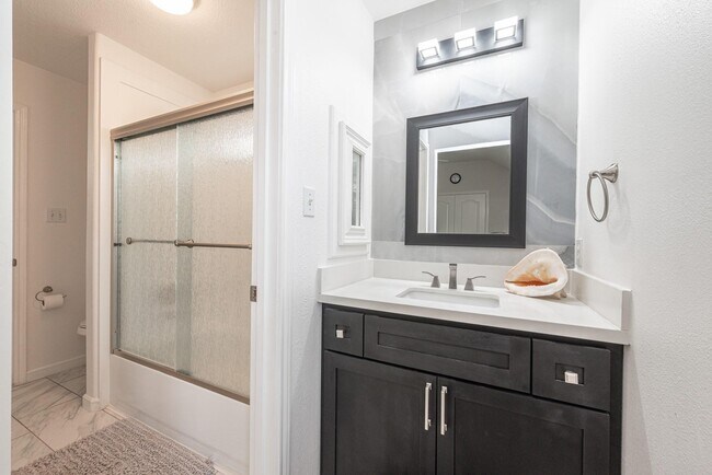 Building Photo - 1310 Big Pines