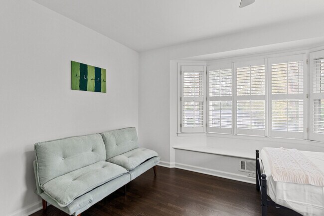 Building Photo - 743 Lancaster Rd