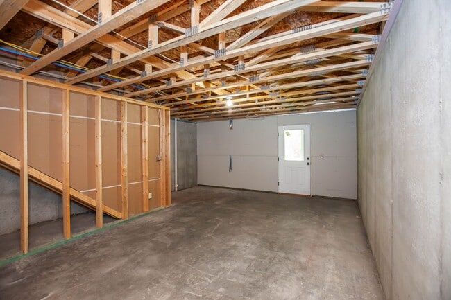 Building Photo - 3D Tour Available - Open Floor Plan + Prestigious Miller Ranch Neighborhood + Beautiful Kitchen!!...