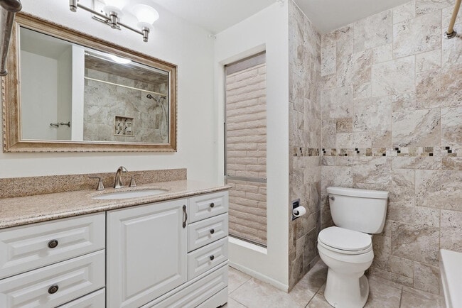 Building Photo - 7814 E MacKenzie Dr