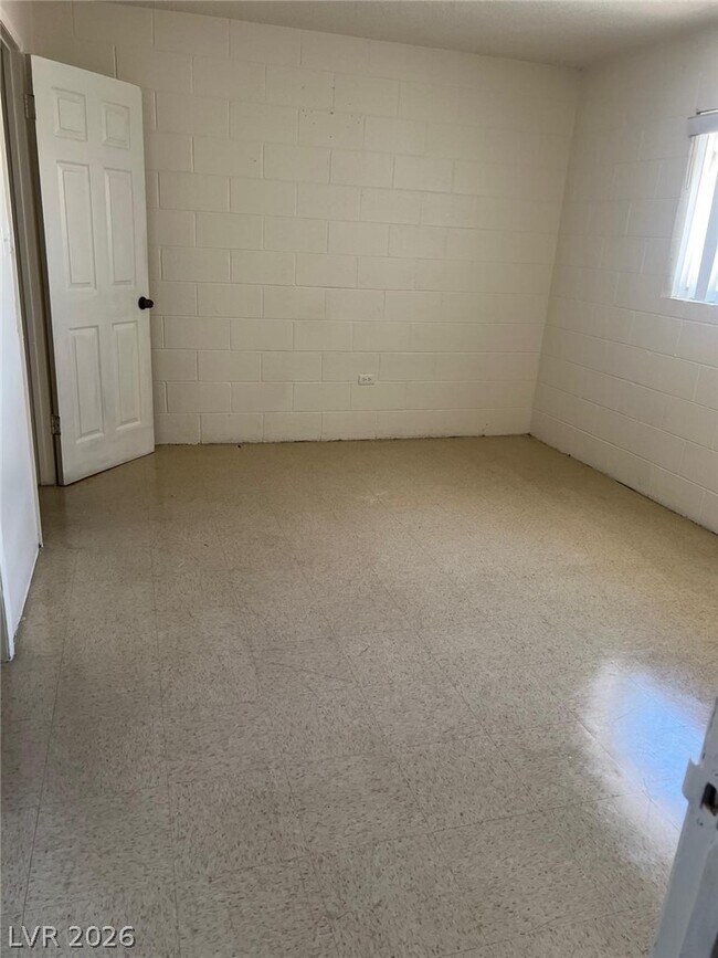 Building Photo - 818 S 7th St