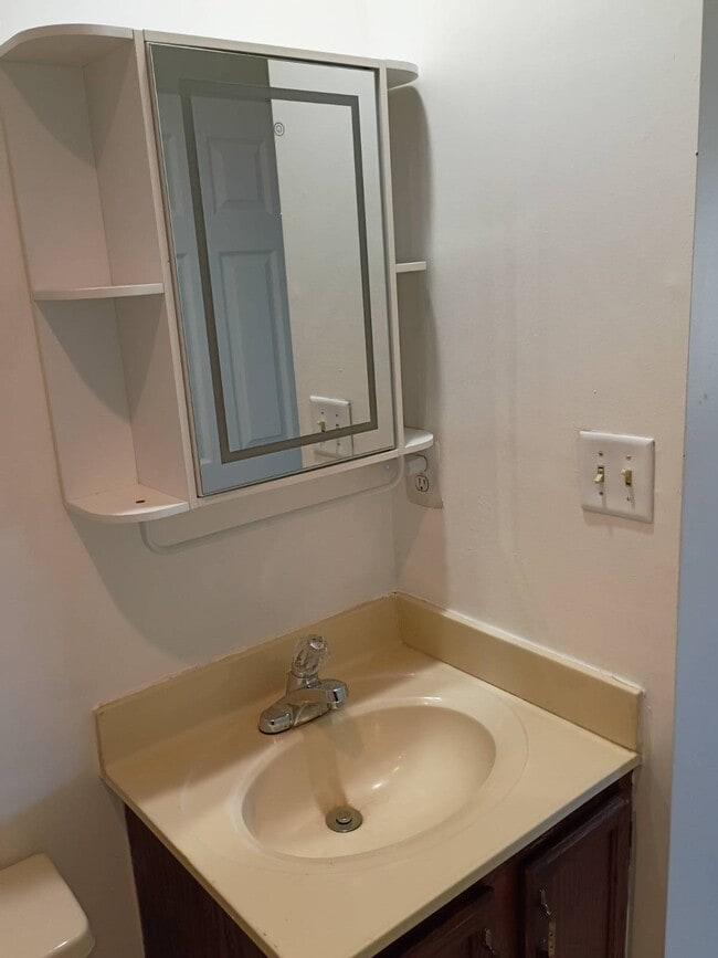 Building Photo - 8901 Harkate Way