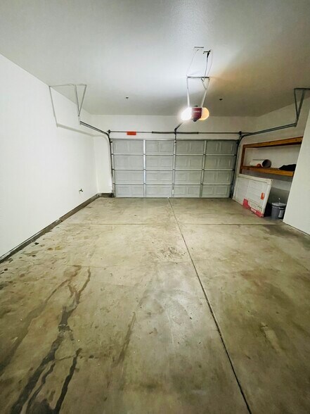 Building Photo - 1918 Kelly Ave