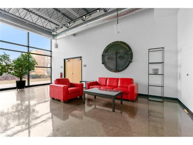 Building Photo - 1701 NE Madison St