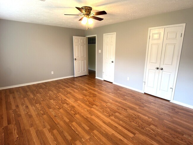 Building Photo - 14403 Little Willow Walk