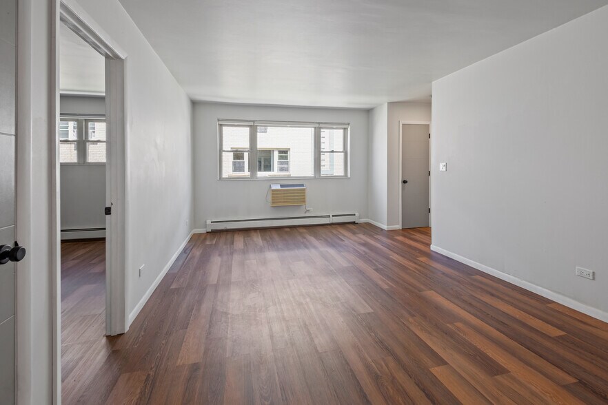Building Photo - 4850 N Paulina St
