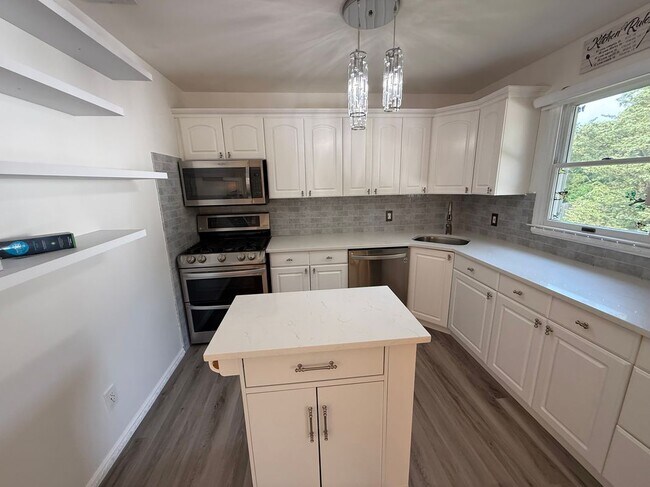 Building Photo - 109 Adirondack Dr
