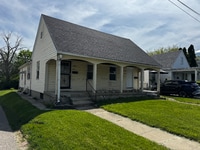 Building Photo - 1024 Cherry Dr