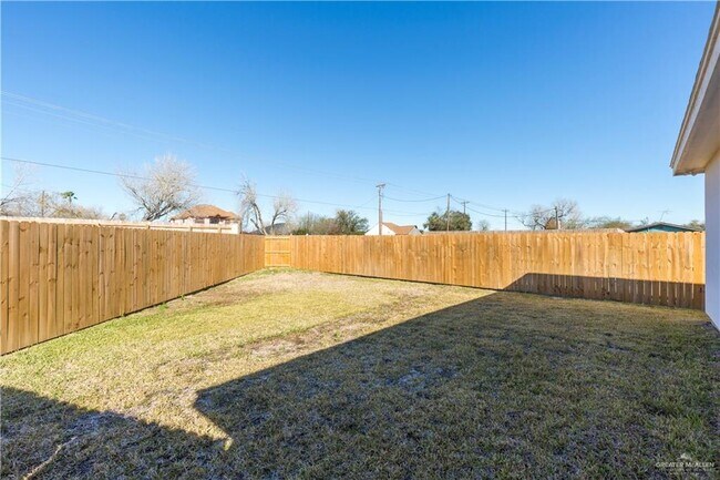 Building Photo - 3405 E Zinnia Ave