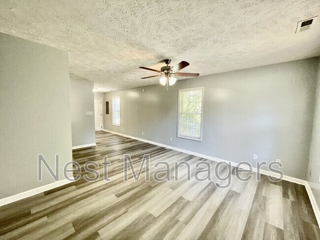 Building Photo - 3721 Betts Dr
