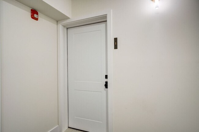 Building Photo - 620 S 8th St