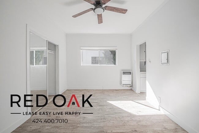 Primary Photo - 979 S Oxford Ave