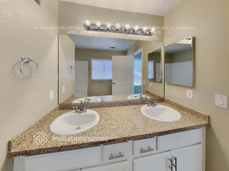 Building Photo - 8923 Dove Cove Dr
