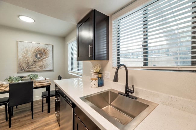 Building Photo - 1827 E Lemon St