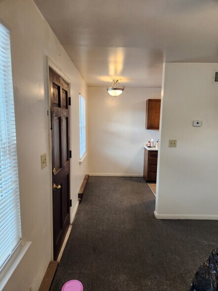 Building Photo - 103 Wildhurst Ave NE