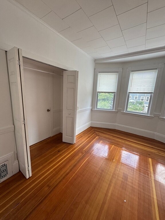 Building Photo - 16 Falkland St