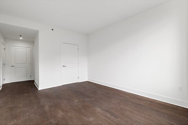 Building Photo - 1100 Maxwell Ln