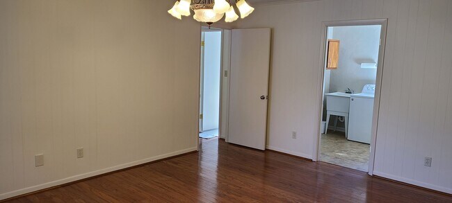 Building Photo - Remodeled 3/2 in Monterey