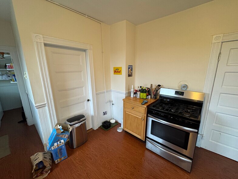 Building Photo - 51 Ibbetson St