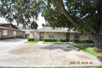 Building Photo - 411 Big Cedar Way