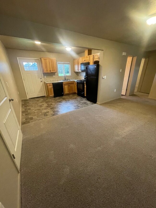 Building Photo - Conveniently Located Charming Pet Friendly Three Bedroom Home With Modern Updates!