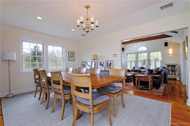 Building Photo - 38 Shadow Ln